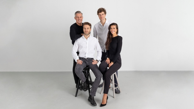 Uncorrupted Beauty soll die Beautybranche revolutionieren - Die Gründer:innen von Uncorrupted Beauty: Charles von Abercron (ehem. CEO & Gründer Glossybox), Felix Lobkowicz (Experte E-Commerce), Michael Schummert (ehem. CEO Babor) und Marilu Pötter (Expertin Product Development) - Quelle: Uncorrupted Beauty